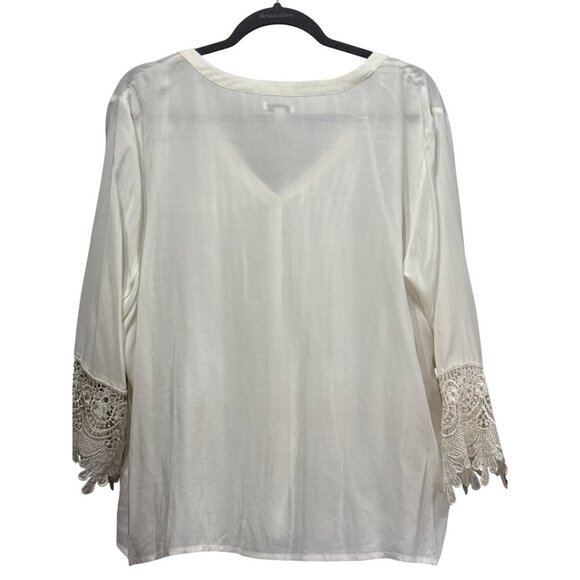 Bongo Plus NEW WITH TAGS Womens 2X Boho Button-Front Blouse Lace Bell Sleeves - Picture 5 of 9